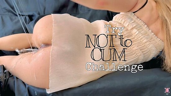 Красивая блондинка показывает свою кремовую киску - подборка порно