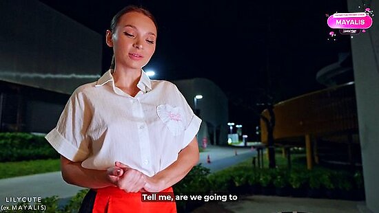 Официантка Lily Cute потеряла заказ клиента и расплатилась натурой